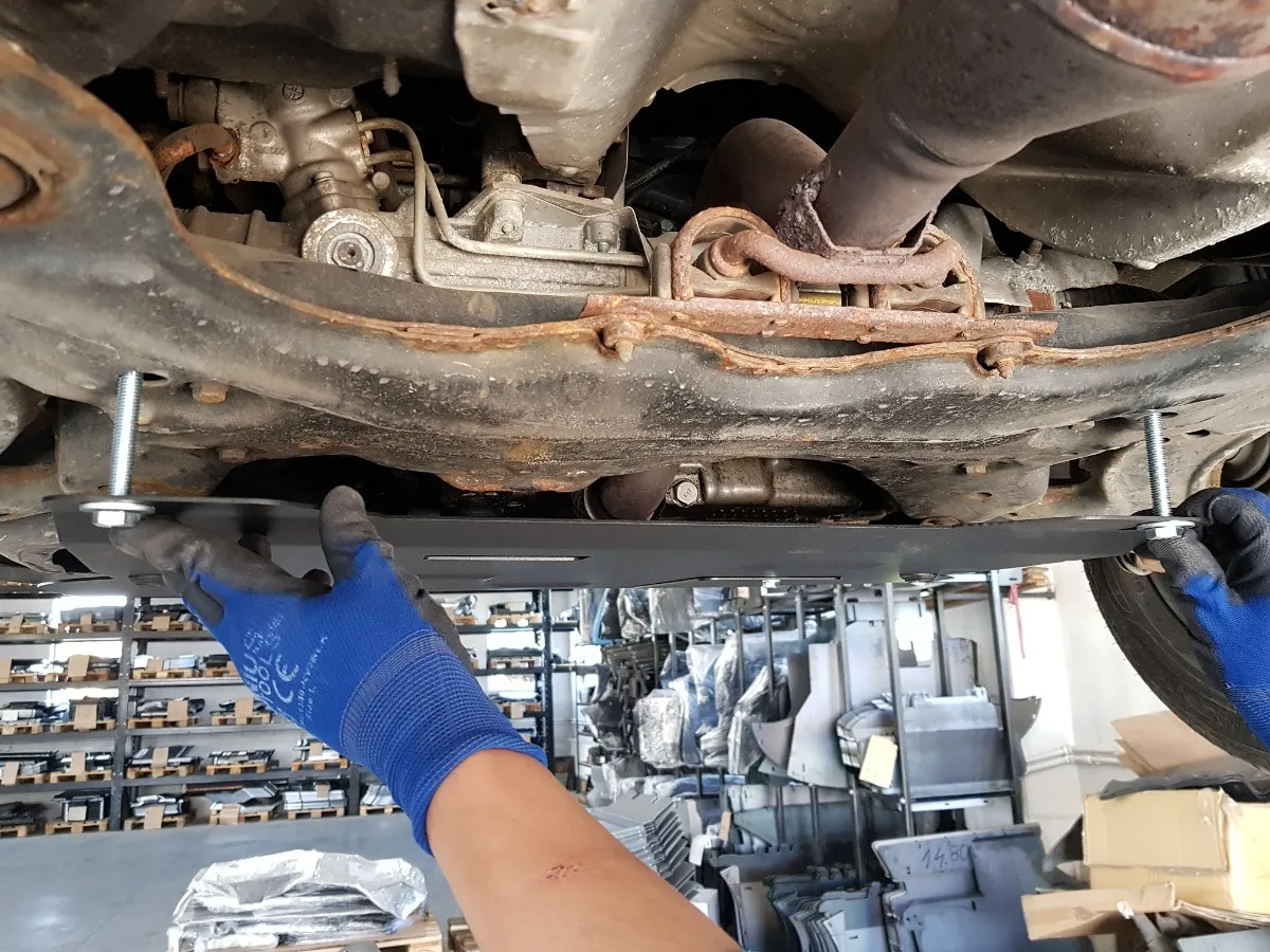 Cubre carter metalico Audi A3