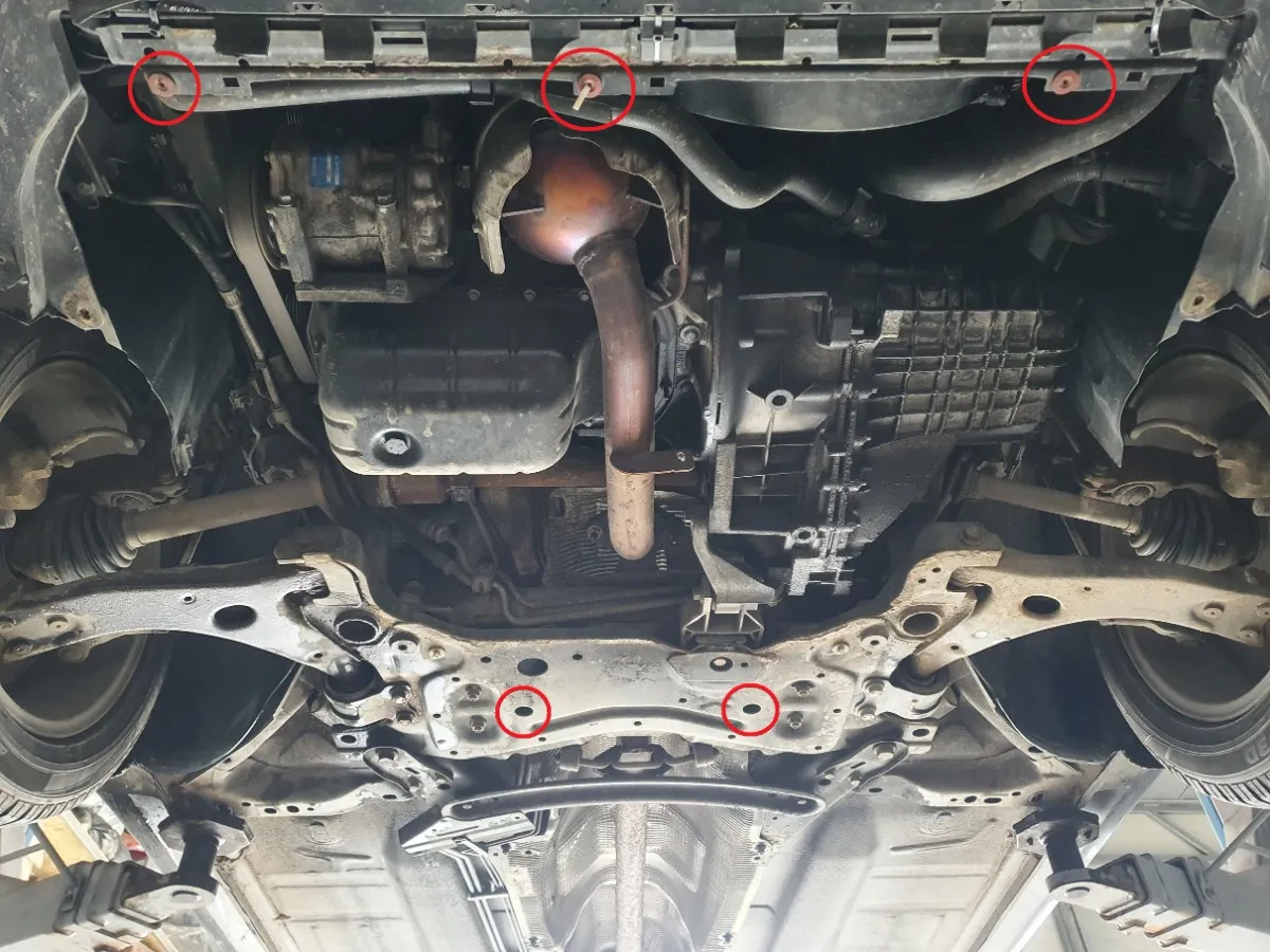 Cubre carter metalico Volvo C30